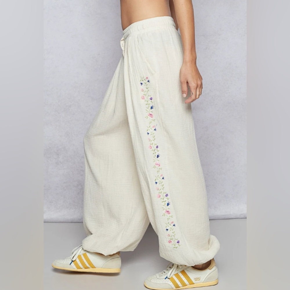 NEW POL DOUBLE GAUZE JOGGER STYLE PANTS WITH EMBROIDERY DOWN EACH SIDE
